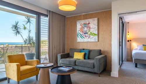 Deluxe Suite with Sea View