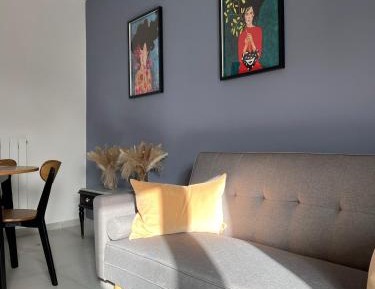 One-Bedroom Deluxe Apartment