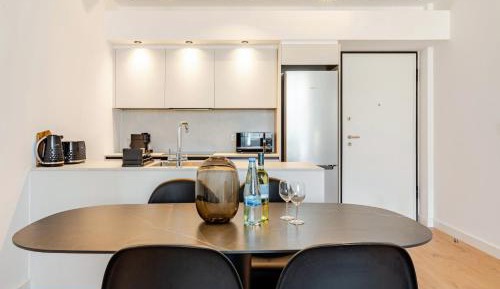 Three-Bedroom Apartment with Balcony