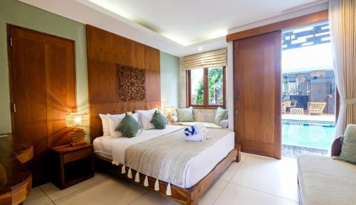 Suite with Pool View