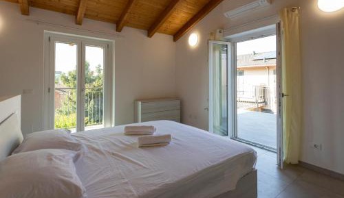 One-Bedroom Apartment with Terrace