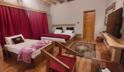 Family Room with Garden View