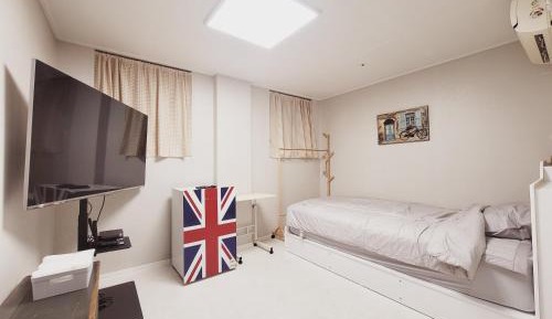 Single Room with Private Bathroom