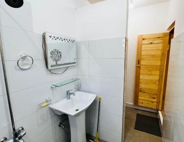 Deluxe Double Room (2 Adults + 1 Child)