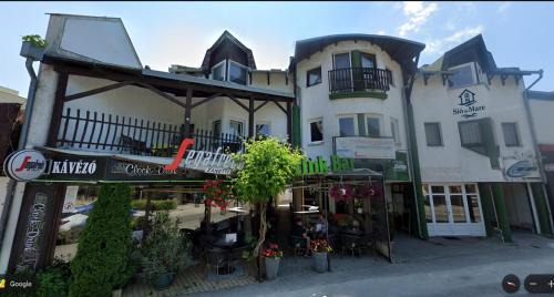 Three-Bedroom Apartment - High Floor