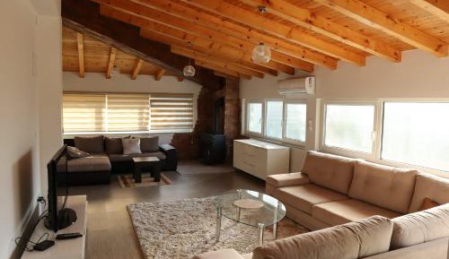 Three-Bedroom Apartment with Balcony