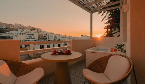 Deluxe Suite with Spa Bath