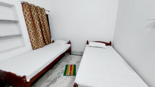 Double or Twin Room with Shared Bathroom