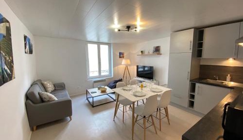 Three-Bedroom Apartment - High Floor