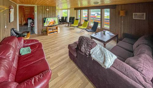 Eleven-Bedroom Holiday home