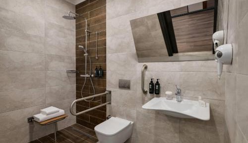 Double Room with City View - Accessible