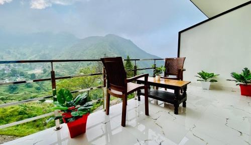 Queen Room with Balcony