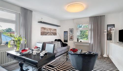 Superior One-Bedroom Apartment