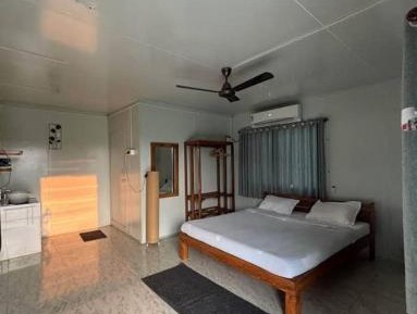 Deluxe Double Room (2 Adults + 1 Child)