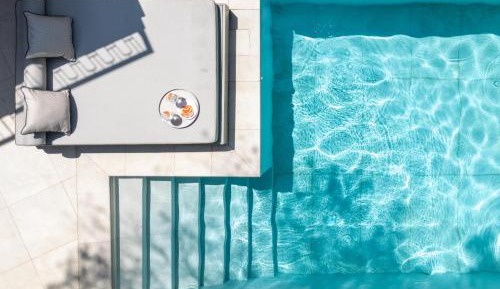 Deluxe Family Suite with Private Pool