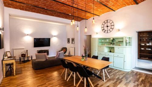 Two-Bedroom Apartment with City View