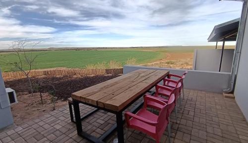 Deluxe Double or Twin Room with Mountain View