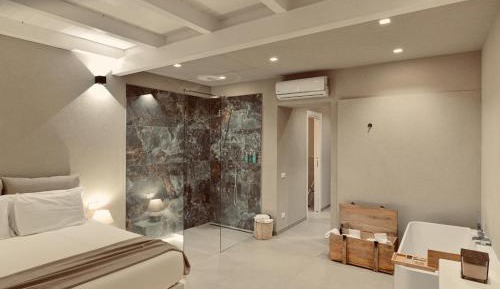 Deluxe King Suite