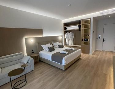 Junior Suite with Balcony