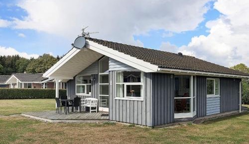 Three-Bedroom Holiday Home 