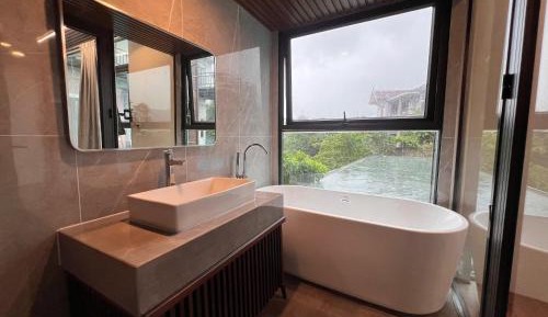 King Room with Pool View