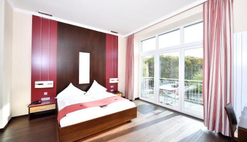 Double Room with Balcony and Sea View