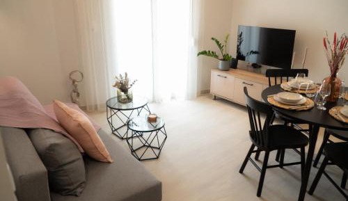 One-Bedroom Apartment with View