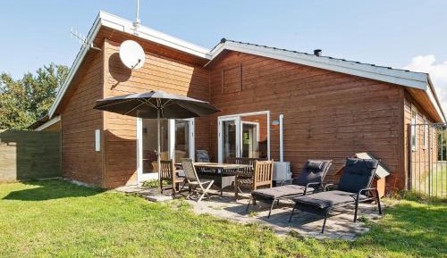 Three-Bedroom Vacation Home 