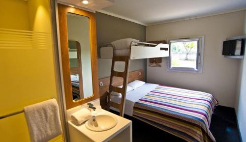 Standard Triple Room (Smoking)