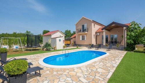 Three-Bedroom Holiday Home 