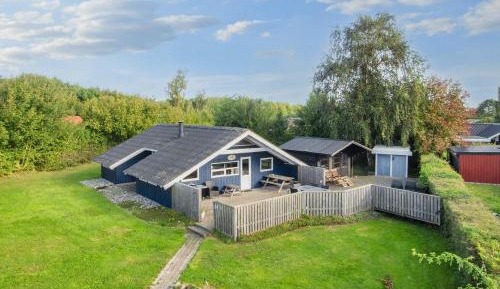 Three-Bedroom Vacation Home 