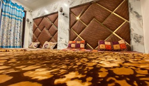 Family Room with Lake View