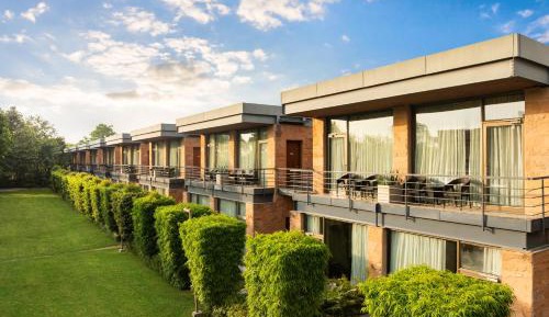 Luxury Room with Balcony - King Bed