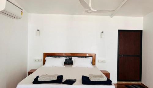 Deluxe Double Room with Balcony and Sea View