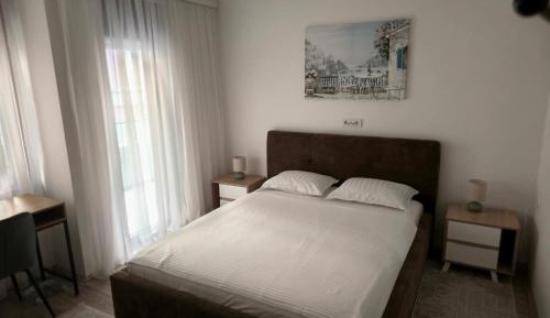 One-Bedroom Apartment with Balcony