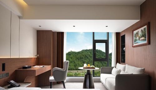 Family Room with Mountain View