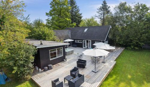 Three-Bedroom Vacation Home 