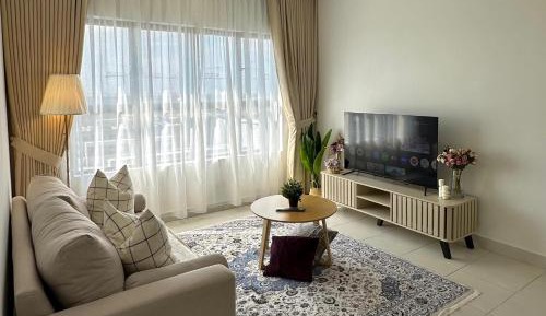 Four-Bedroom Deluxe Apartment