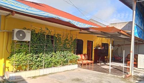 Family Room with Garden View