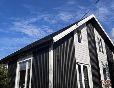 Three-Bedroom Deluxe Apartment