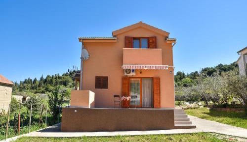 Three-Bedroom Vacation Home 