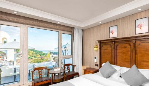 Double Room with Balcony and Sea View