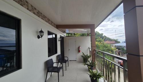 One-Bedroom Apartment with View