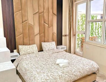 Deluxe Double Studio