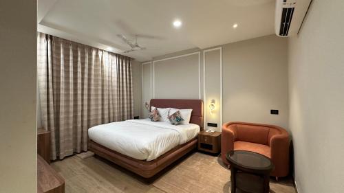 Two-Bedroom Deluxe Apartment with Balcony