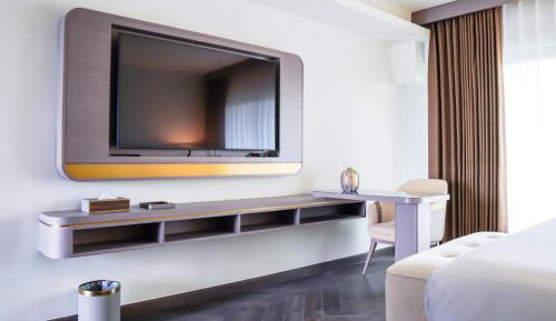 Deluxe King Suite