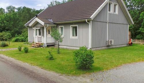 Three-Bedroom Vacation Home 