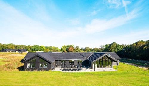 Twelve-Bedroom Holiday Home