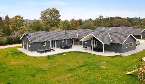 Eight-Bedroom Holiday Home