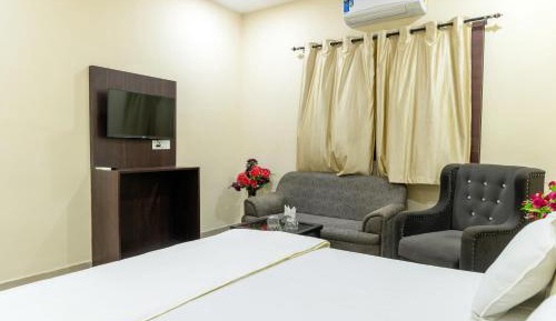 Quadruple Room with Private Bathroom